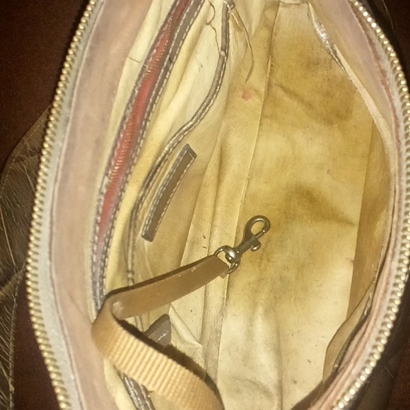 Dooney Bourke alligator embossed leather shoulder bag - Picture 4 of 8